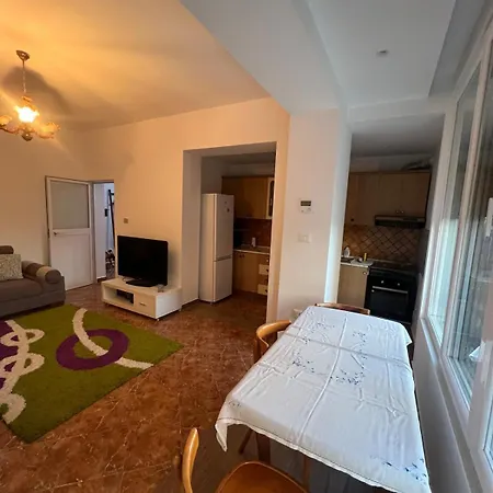 Orest 2 Apartment